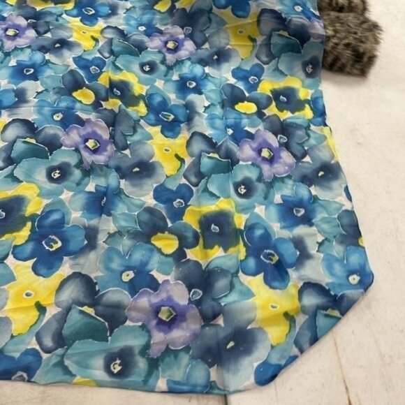 Peter Nygard Large Floral Silk Scarf in White, green & yelliow - Picture 3 of 4